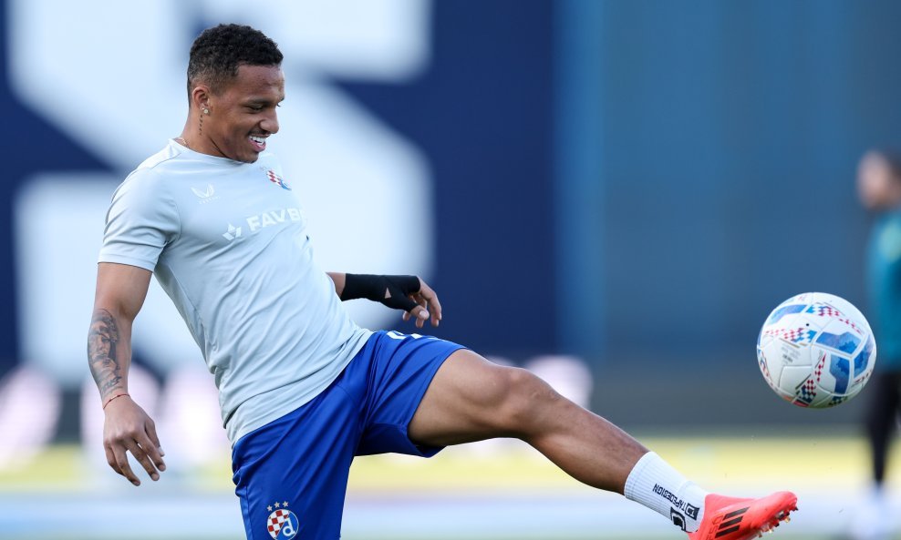 Juan Cordoba Dinamo