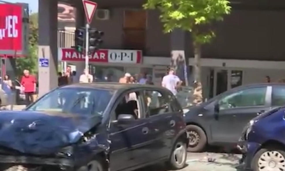 Potjera za vozačem koji je ukrao automobil u Beogradu