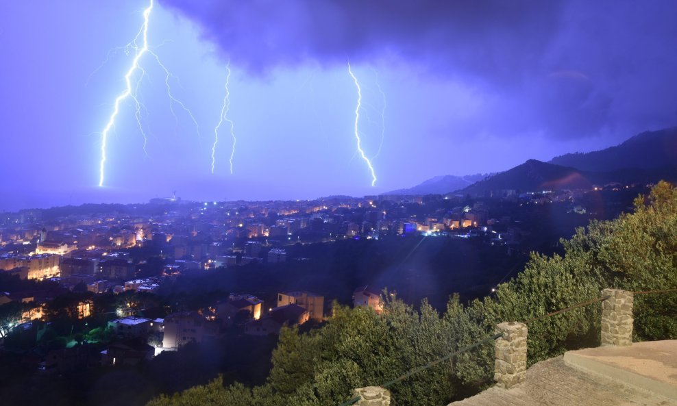 Grmljavinsko nevrijeme očekuje se u unutrašnjosti