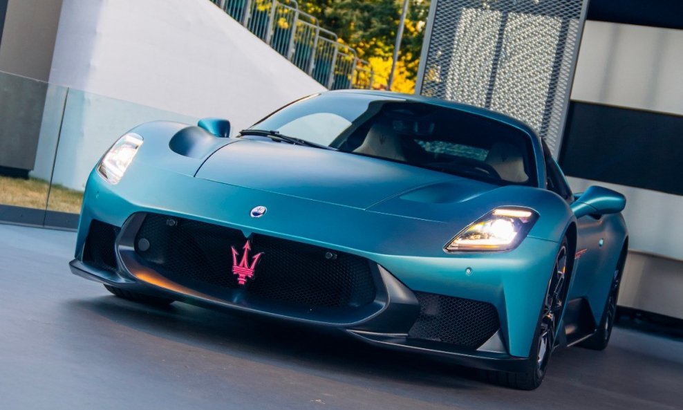 Maserati MCPURA coupé