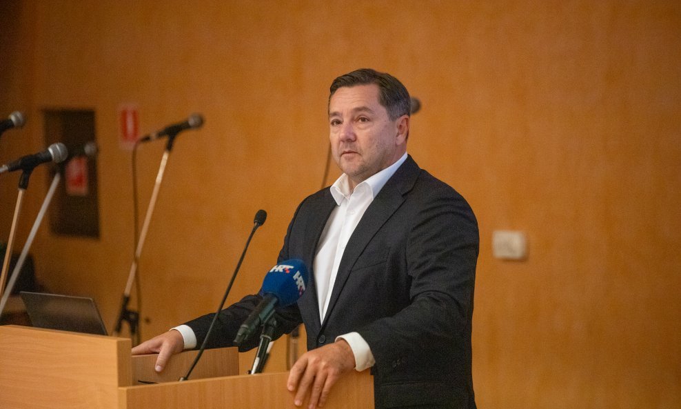 Andrija Mikulić