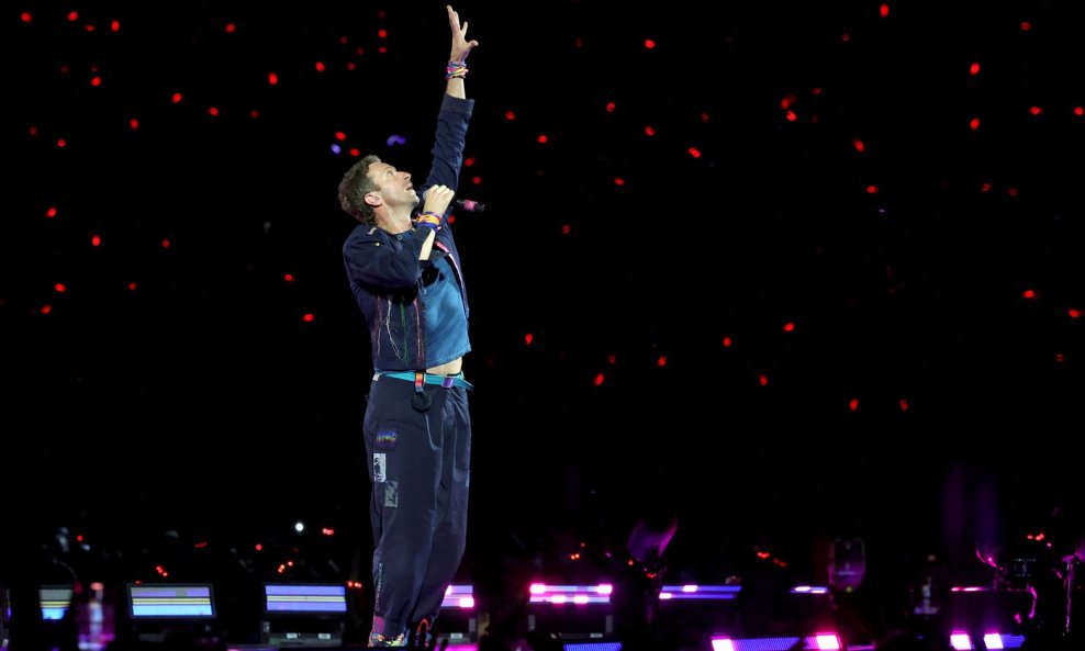 Chris Martin na koncertu Coldplaya