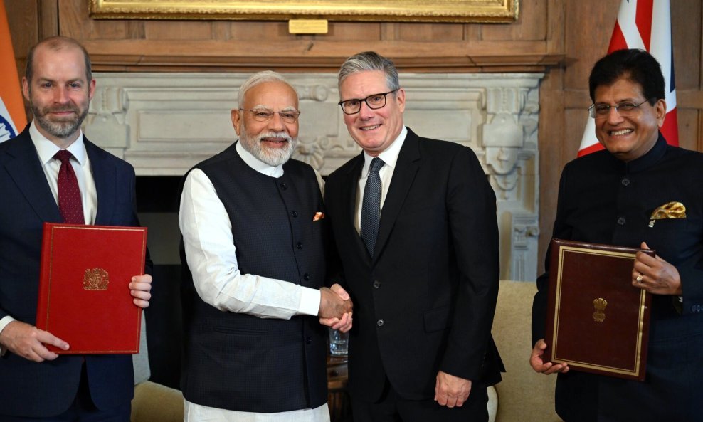 Narendra Modi i Keir Starmer