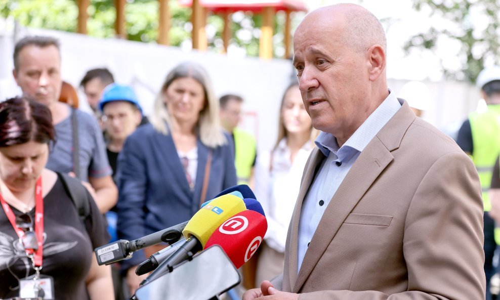 Branko Bačić, ministar graditeljstva