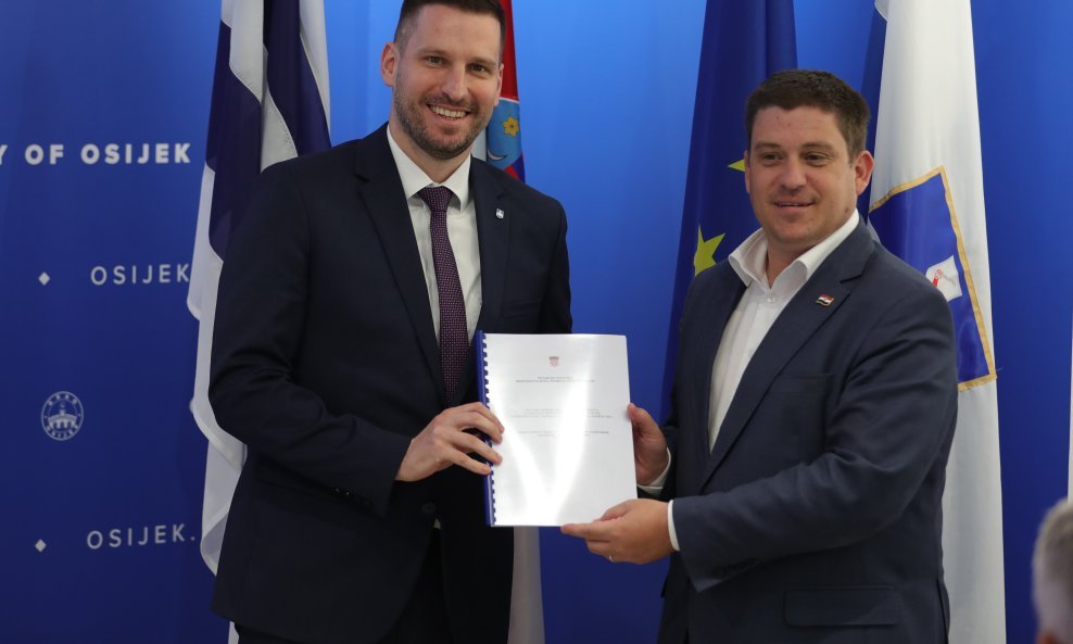Potpisivanje ugovora za kupovinu novih tramvaja u Osijeku