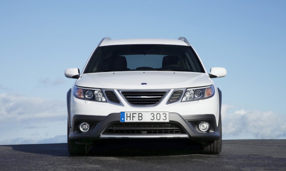 2010-Saab-9-3x-6