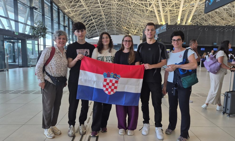 Hrvatski učenici osvojili su tri brončane medalje na 36. Međunarodnoj biološkoj olimpijadi