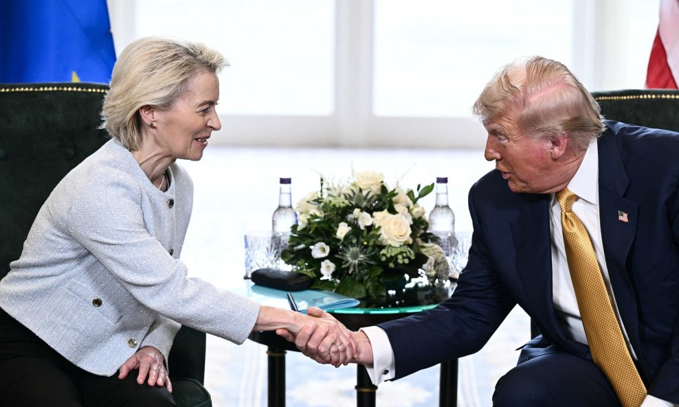 Ursula von der Leyen i Donald Trump na sastanku u Škotskoj
