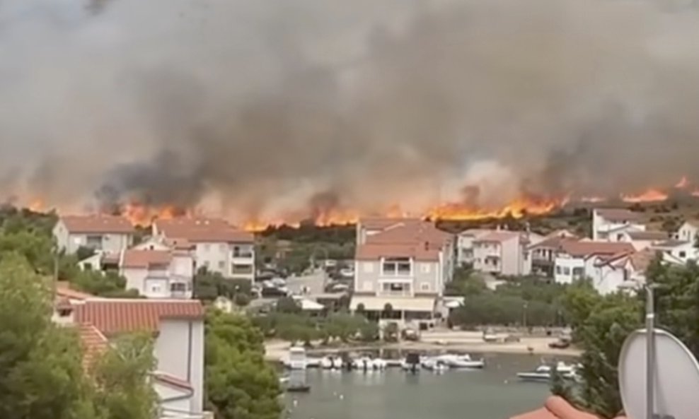 Požar u Jasenovu kod Šibenika