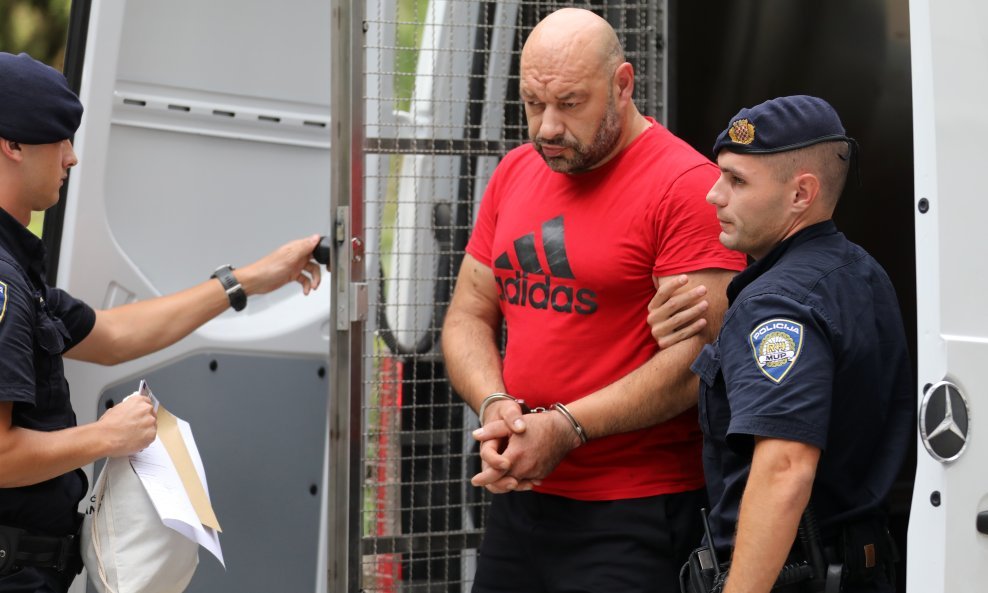 Na pulski Županijski sud privedena trojica osumnjičena za napad na mladog Slovenca u Poreču