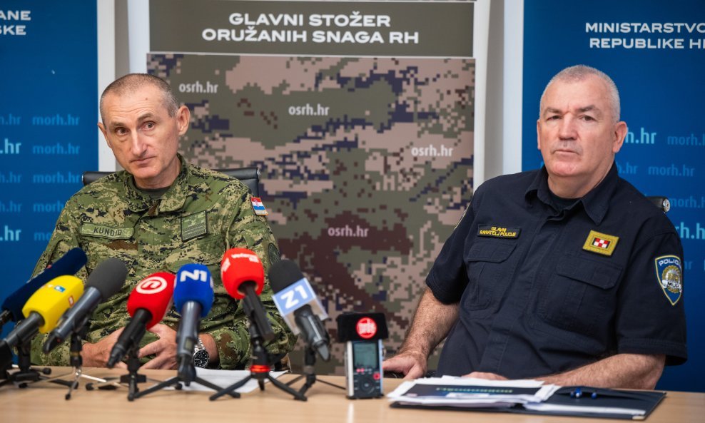 Načelnik Glavnog stožera Tihomir Kundid i glavni ravnatelj policije Nikola Milina održali su konferenciju za medije