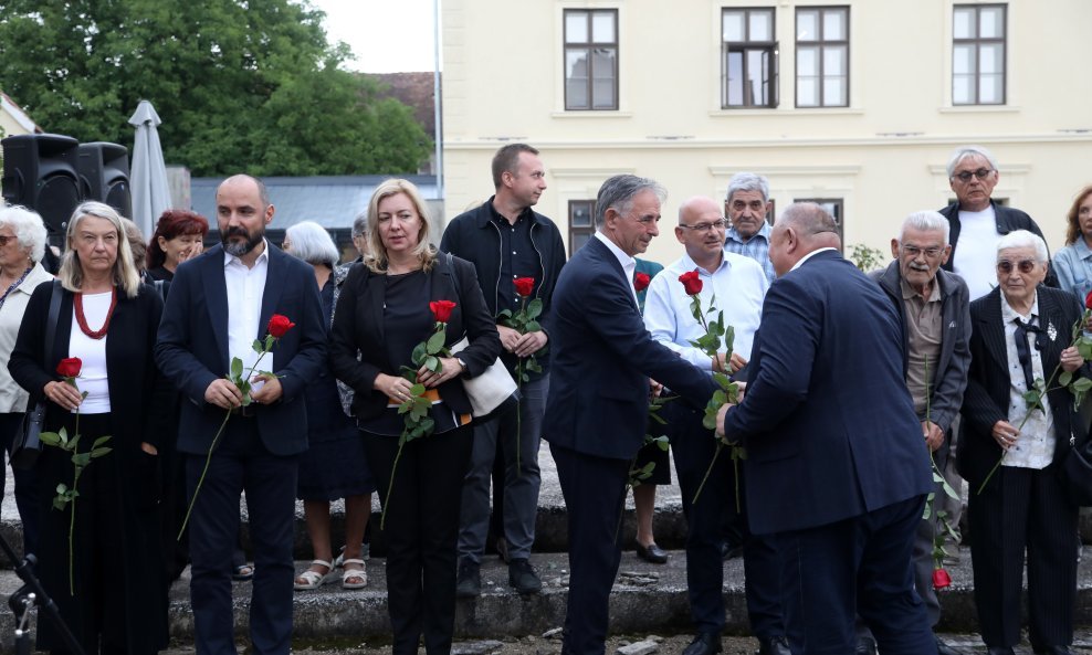 SNV održao komemoraciju za ubijene Srbe 1941. u Glini