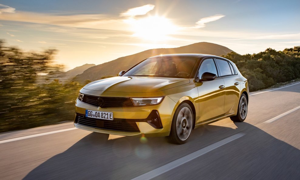 Opel Astra Plug-in Hybrid sa 196 KS (144 kW) sistemske snage
