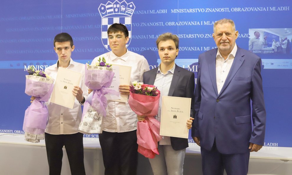 Dobitnici nagrade u društvu dr. sc. Ante Žužula