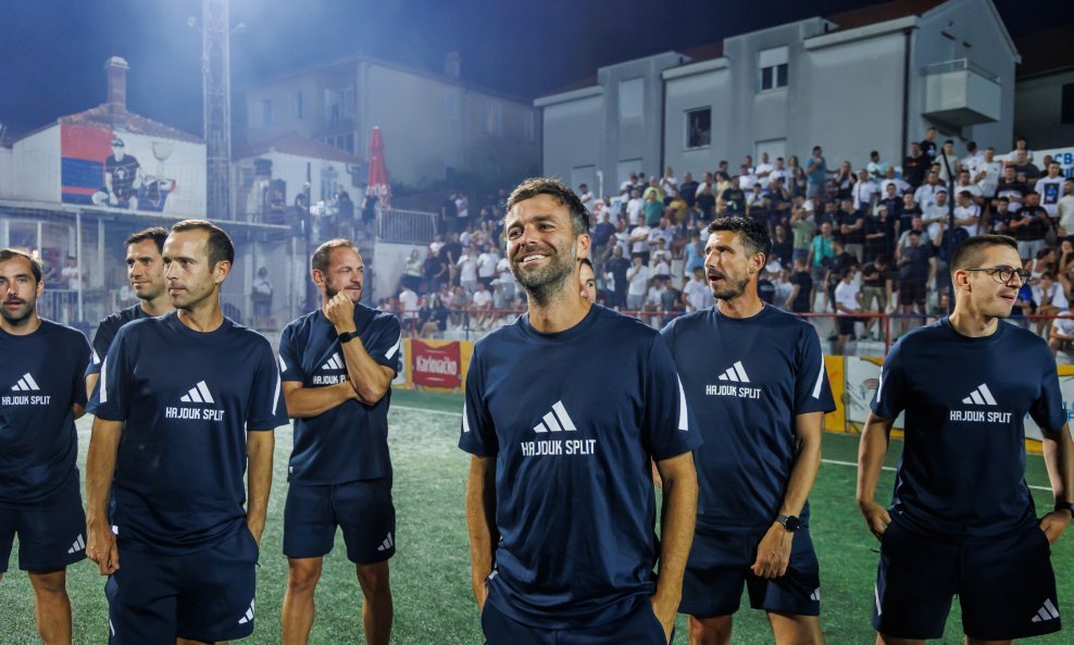 Gonzalo Garcia (u sredini)