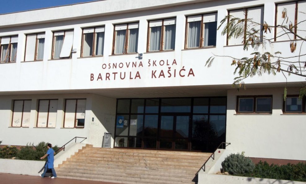 Osnovna škola Bartula Kašića