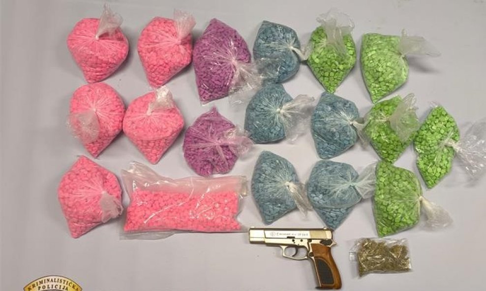 Splitska policija u stanu njemačkog državljanina u Splitu pronašla oko 16.700 tableta MDMA-ja