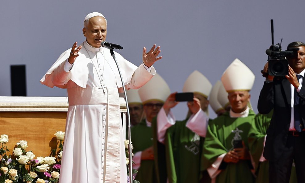 Papa Lav XIV.