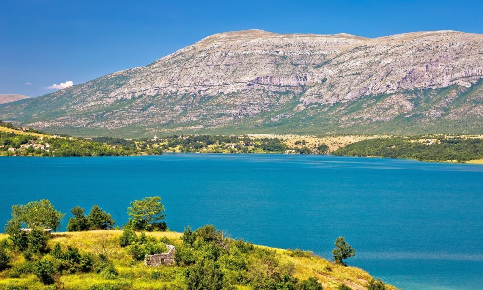 Jezero Peruća