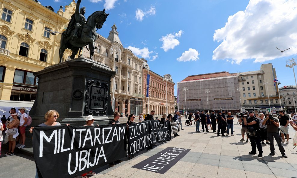 Antiratna akcija na glavnom Trgu povodom 30. godišnjice VRO Oluja