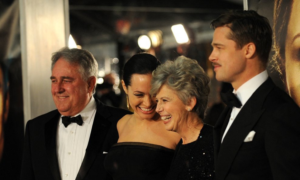Bill Pitt, Angelina Jolie, Jane Etta Pitt i Brad Pitt