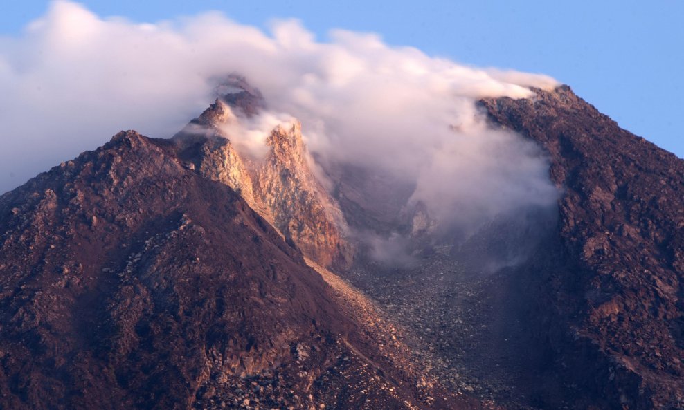 vulkan merapi