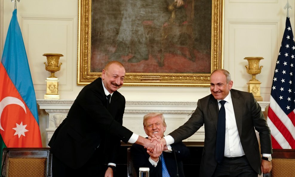 Azerbajdžanski predsjednik Ilham Alijev i armenski premijer Nikol Pashinyan s Donaldom Trumpom