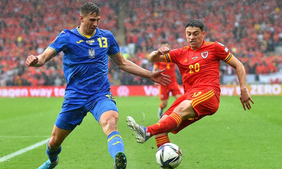 Ilja Zabarnji (lijevo) vs. Daniel James