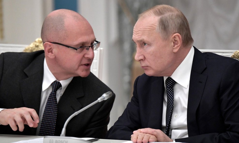 Sergej Kirijenko i Vladimir Putinu