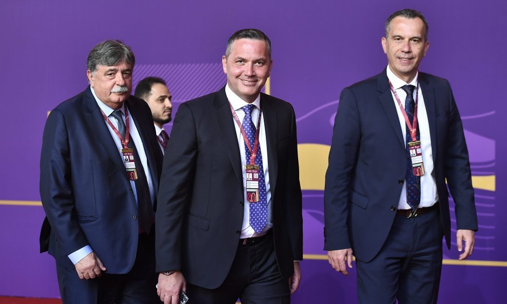 Zdesna Tomislav Svetina, Marijan Kustić i Ante Vučemilović