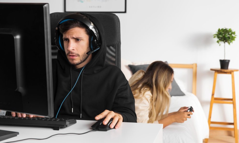 Tzv. 'binge gaming' krije brojne opasnosti