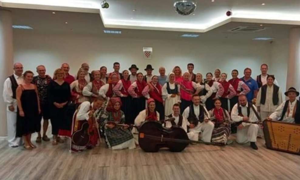 Ljetna škola folklora