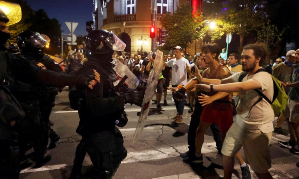 Policijska brutalnost u Srbiji.