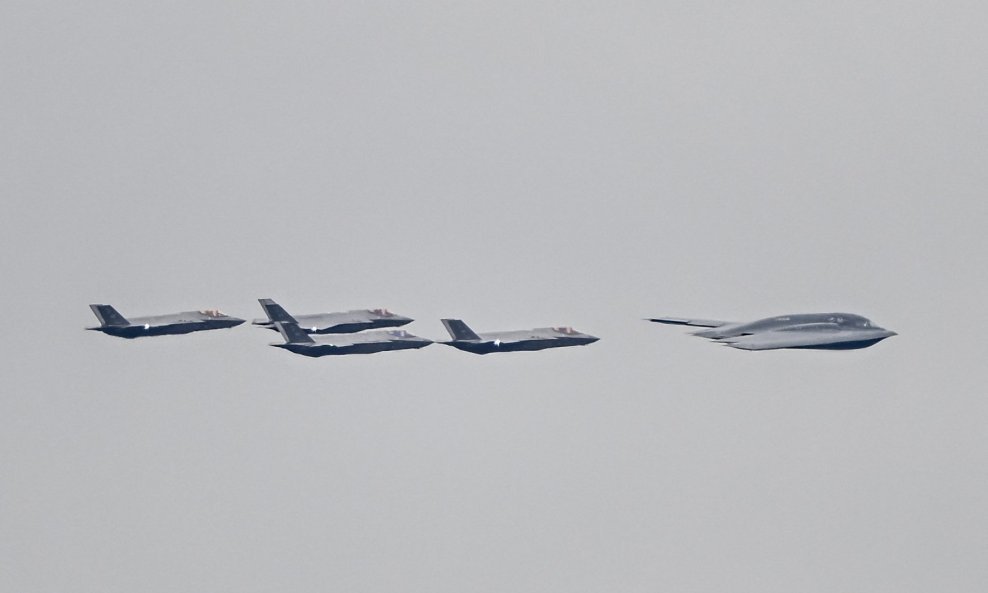 B-2 i F-35