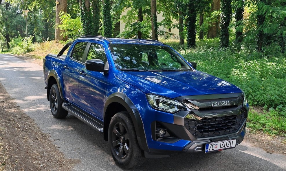 Isuzu D-Max Crew N60 Nitro Sport