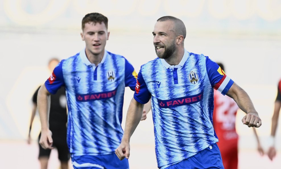 Domagoj Antolić (desno) slavi nakon gola za 1:0