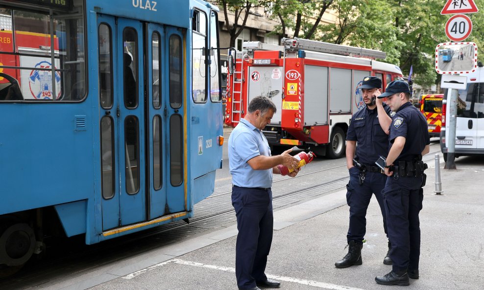 Zapalio se tramvaj u Zagrebu