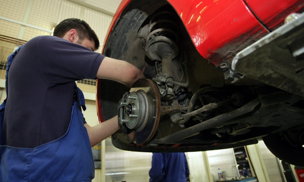 Servis automobila