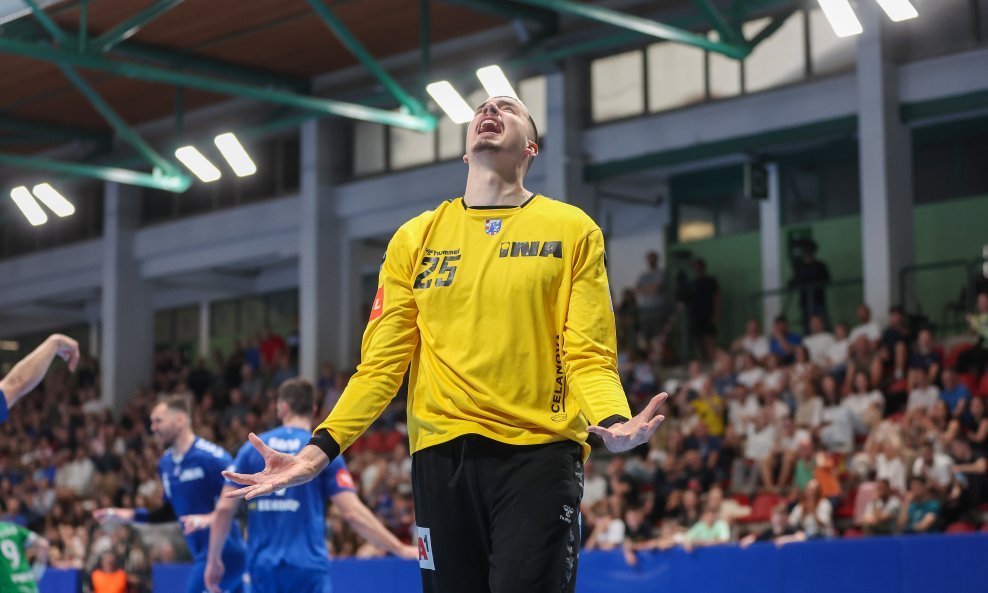 Matej Mandić