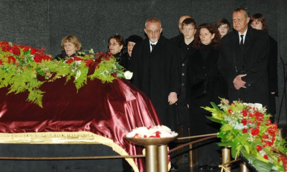 Sprovod glumice Vide Jerman na mirogojskom krematoriju (5)