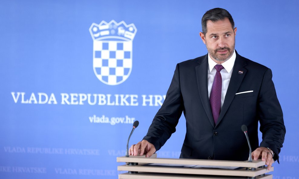 Tonči Glavina, ministar turizma i sporta