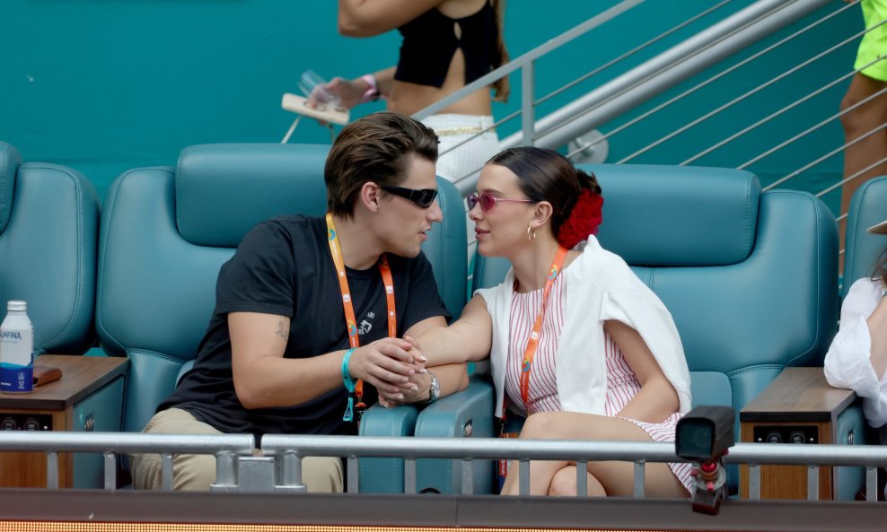 Millie Bobby Brown i Jake Bongiovi
