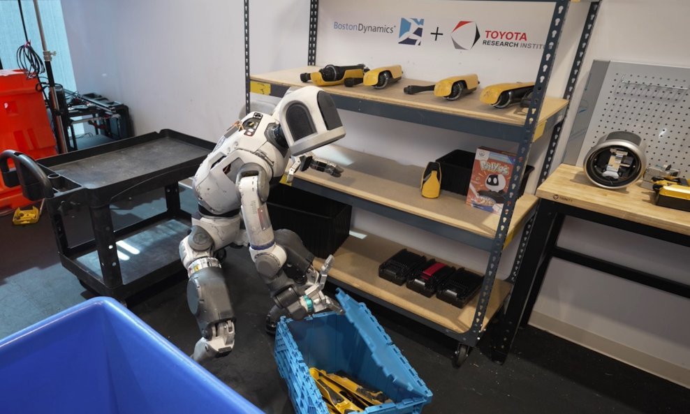 Robot pokretan umjetnom inteligencijom tvrtki Boston Dynamics i Toyota Research Institute