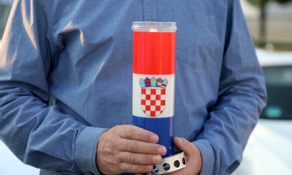 Svijeće za žrtve totalitarnih i autoritarnih režima