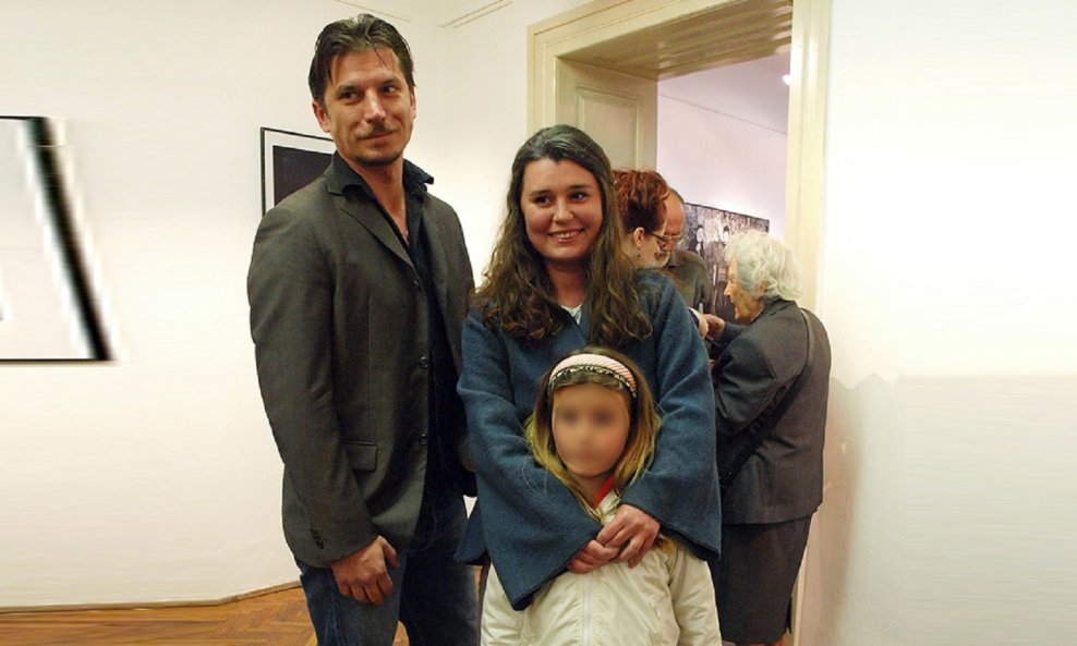 Ivana Popović i Luka Peroš s kćeri Avom