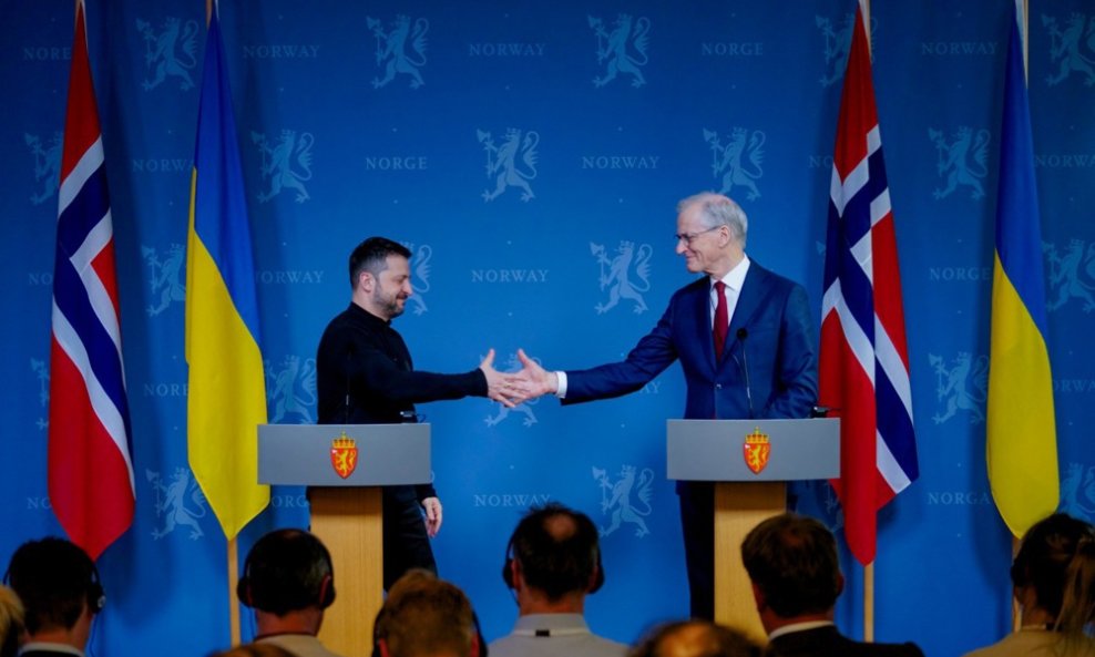 Ukrajinski predsjednik Volodimir Zelenski i norveški premijer Jonas Gahr Store