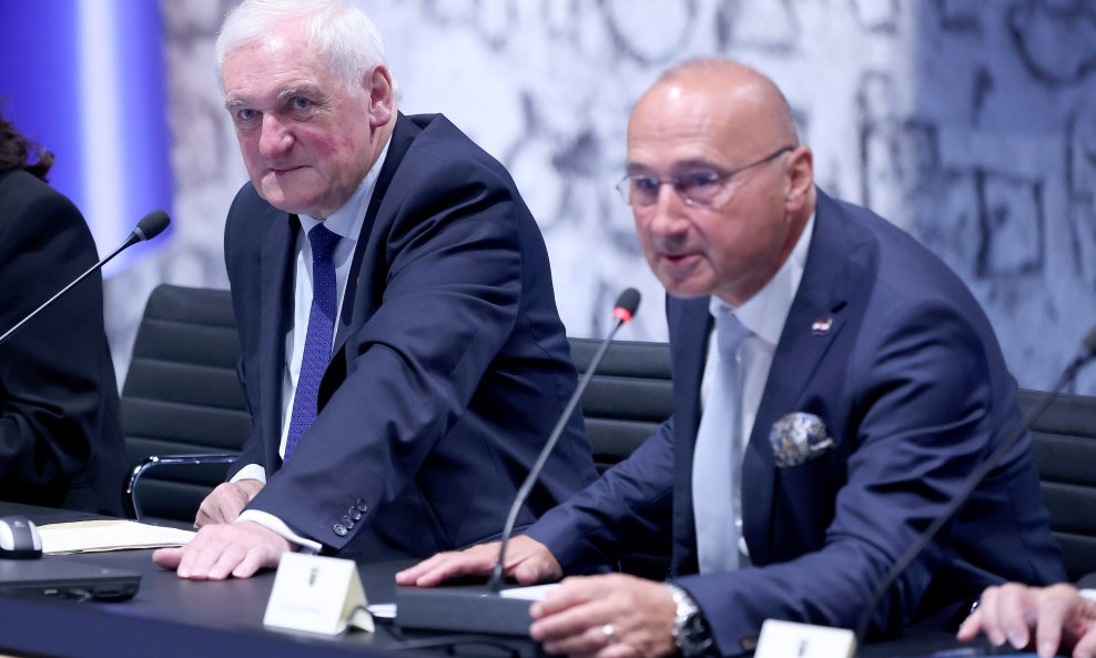 Bertie Ahern sudjelovao je na konferenciji u NSK