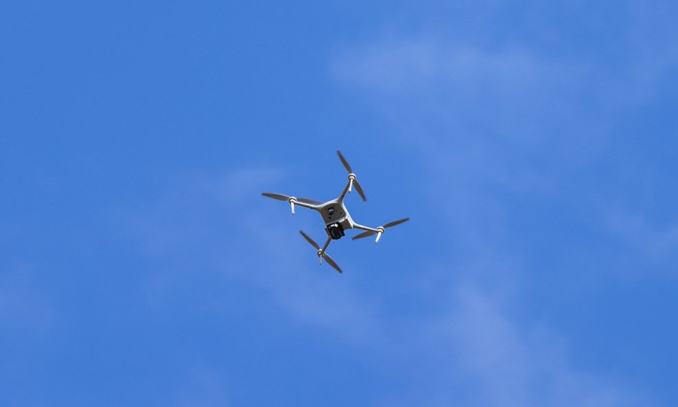 Dron, ilustrativna fotografija