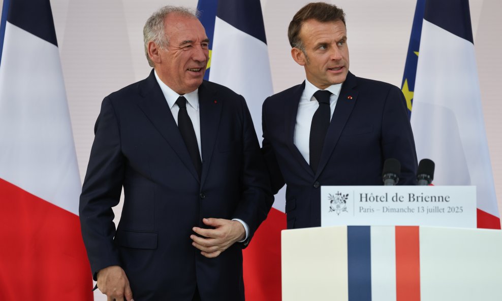 Francuski premijer Francois Bayrou i predsjednik Emmanuel Macron
