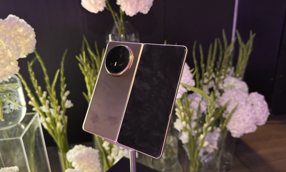 Honor Magic V5